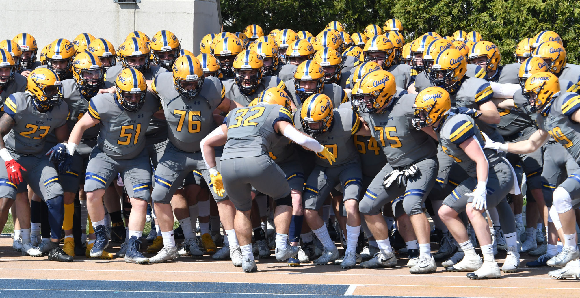 040321-qc-spt-augie football-063